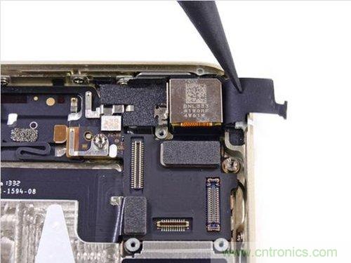 土豪金iPhone 5S拆解：內(nèi)部結(jié)構(gòu)升級(jí)，維修難度增加