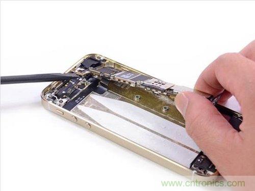 土豪金iPhone 5S拆解：內(nèi)部結(jié)構(gòu)升級(jí)，維修難度增加