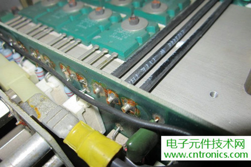 用料很給力！專業后級功放美國高峰FA1201拆解