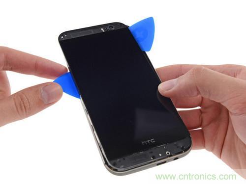 牛人強拆！新HTC One(M8)真機精密做工難修理