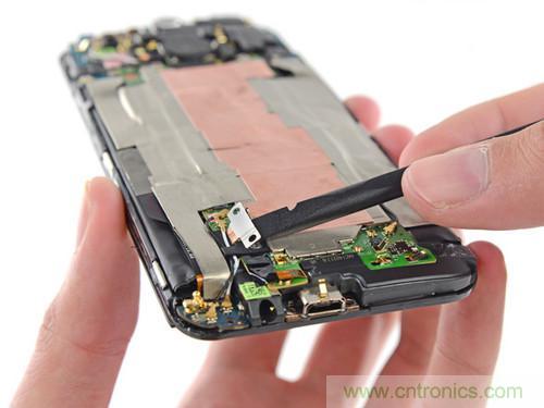 牛人強拆！新HTC One(M8)真機精密做工難修理