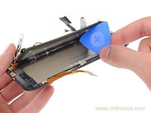 牛人強拆！新HTC One(M8)真機精密做工難修理