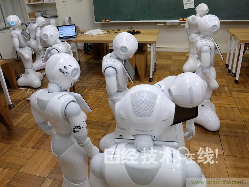 拆解筆記本不過癮，那就來拆拆日本情感機器人吧！
