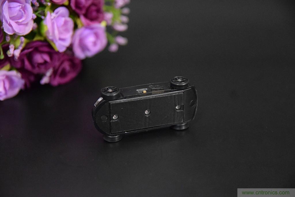 虛擬與現(xiàn)實相結合的飛車游戲，讓你體驗速度與激情的碰撞！