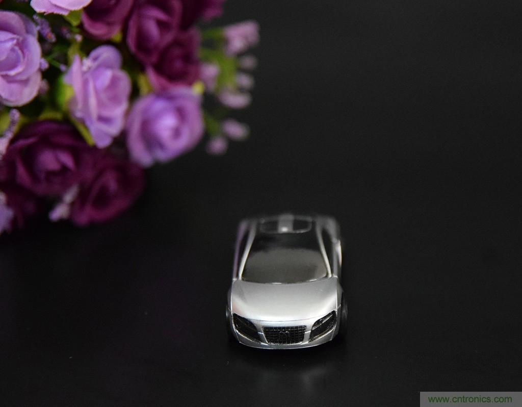 虛擬與現(xiàn)實相結合的飛車游戲，讓你體驗速度與激情的碰撞！