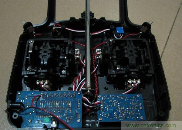 無人機 DIY 制作全過程，酷得不要不要的！