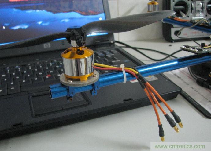 無人機 DIY 制作全過程，酷得不要不要的！